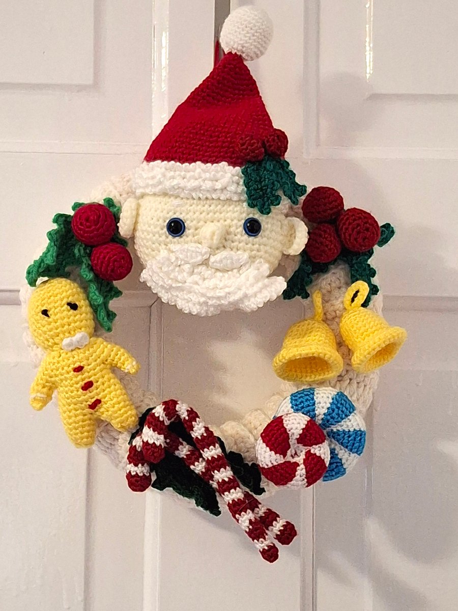 Christmas Wreath with Santa Claus