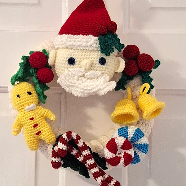 Christmas Wreath with Santa Claus