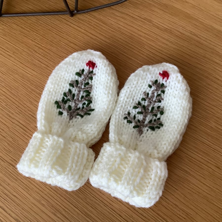 Hand Knitted baby Mittens 6-12 months