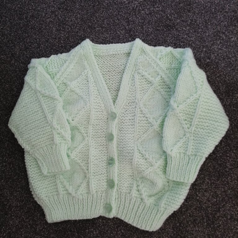 Child's Cardigan approx age 3 years 