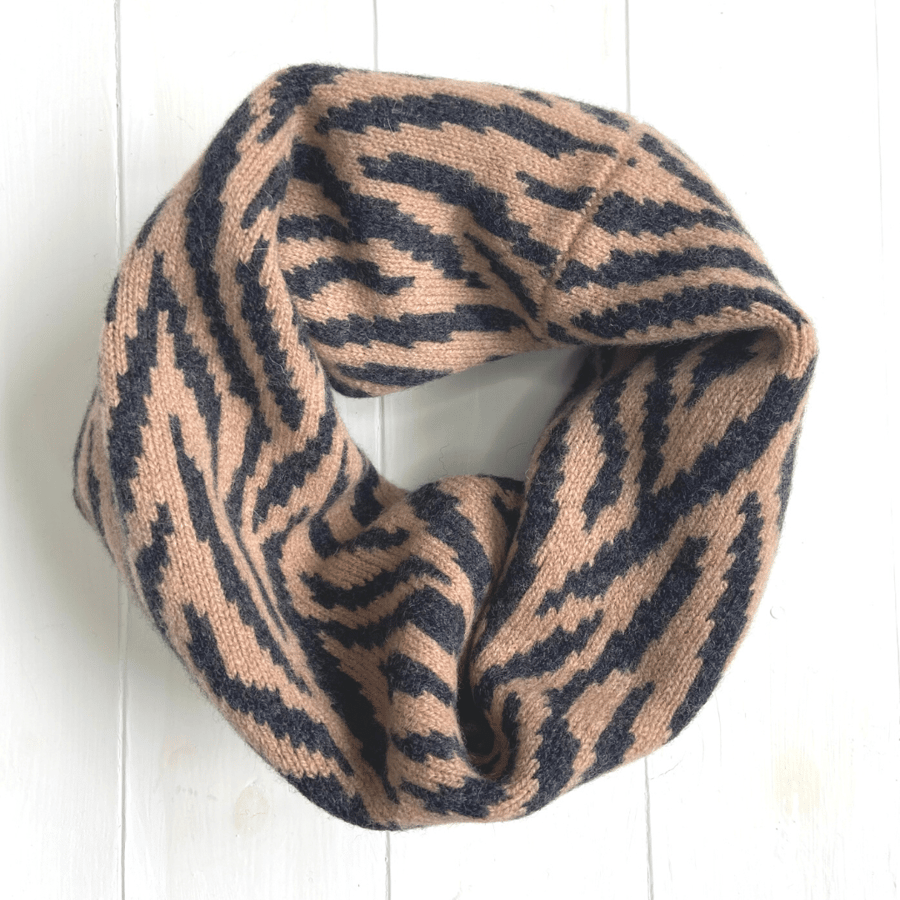 SECONDS SUNDAY Zebra knitted cowl - camel and charcoal