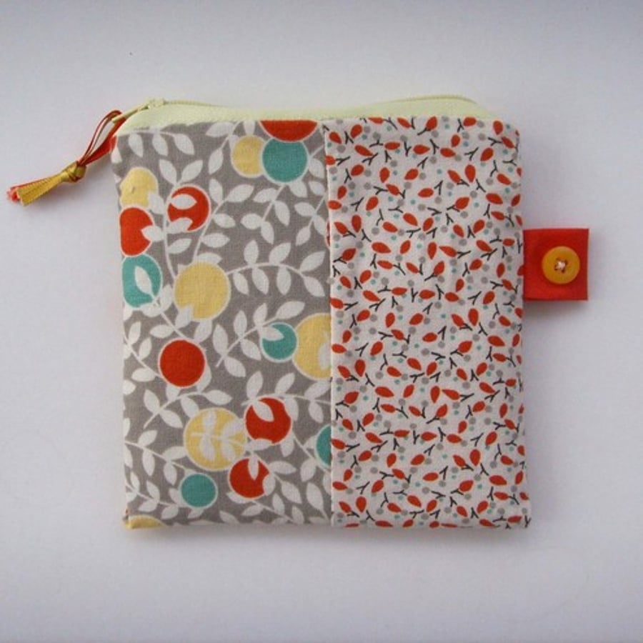 Little Moda fifties fabric coin purse