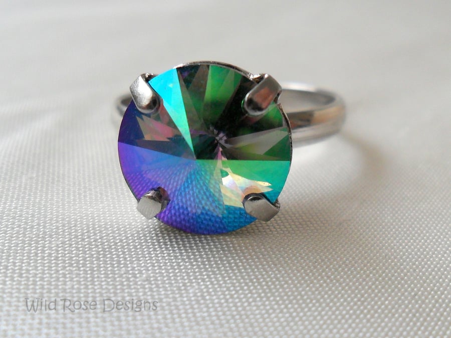Adjustable ring with Swarovski crystal 