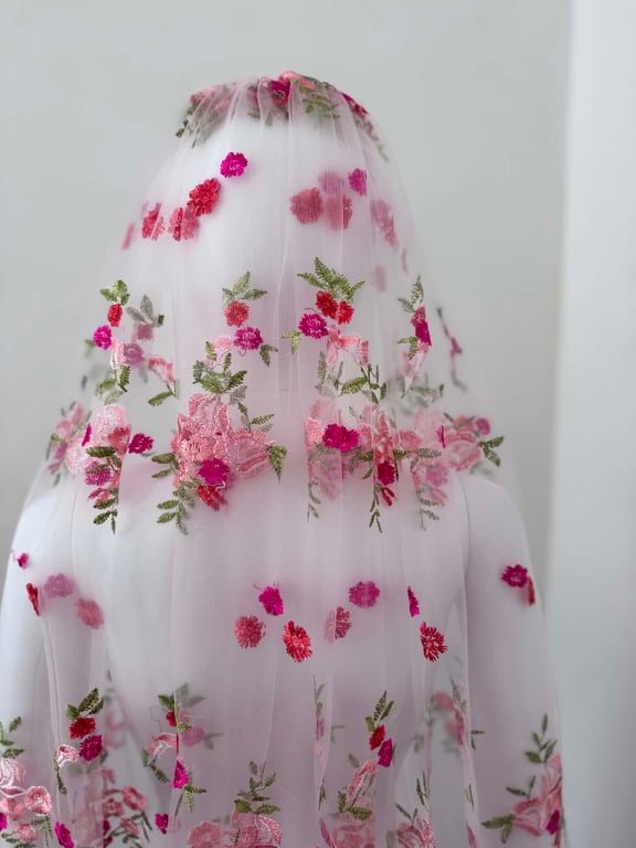 Mini Rose - Floral Embroidered Wedding Veil, 