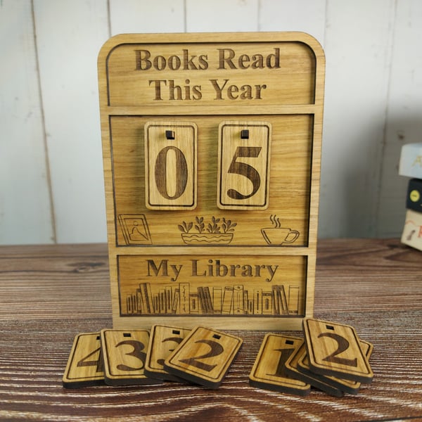 Personalised Solid Walnut Book Tracker – Books Read This Year Counter