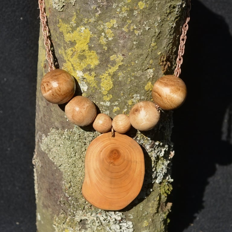 Pendant neckless crafted from Lime and Pine.