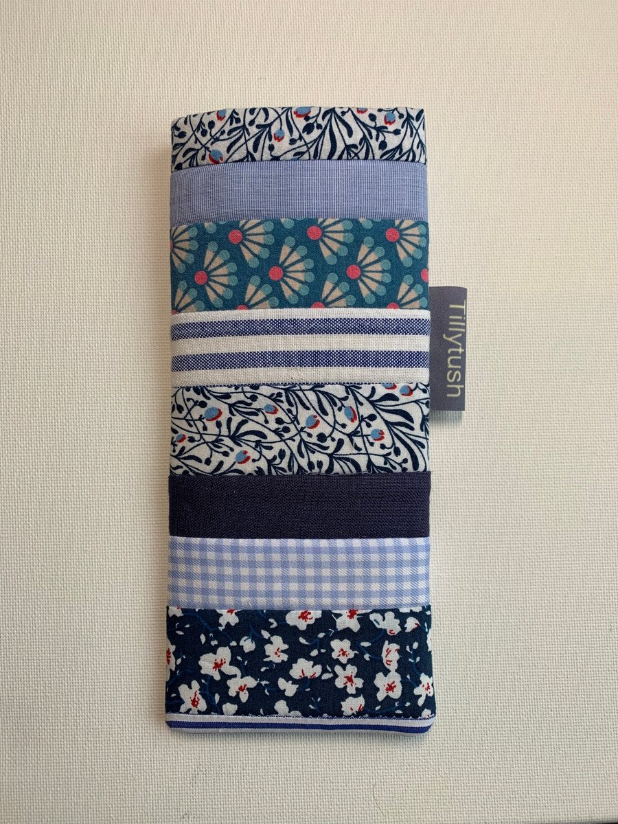 Quilted patchwork, padded glasses case