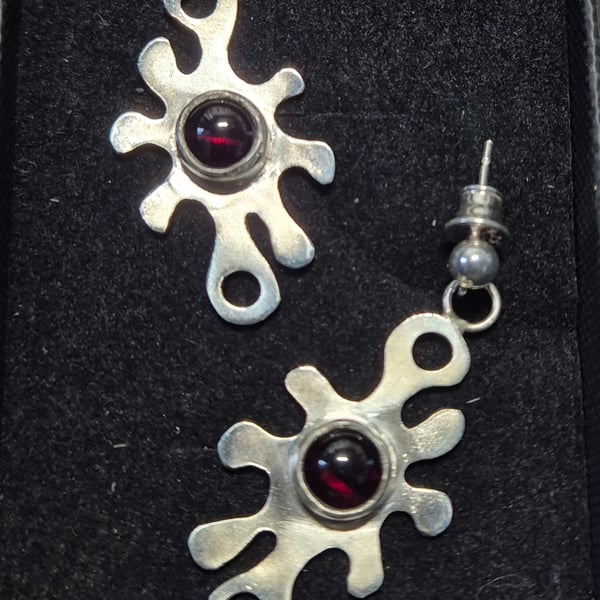  Handmade Sterling silver earings with garnet stones