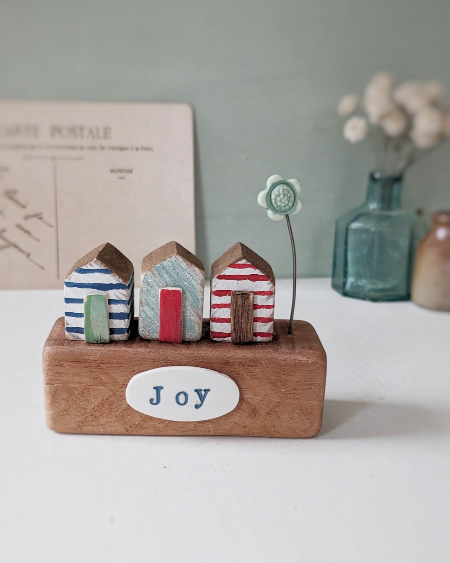 Little Painted Wooden Beach Huts with Clay Flower 'Joy'