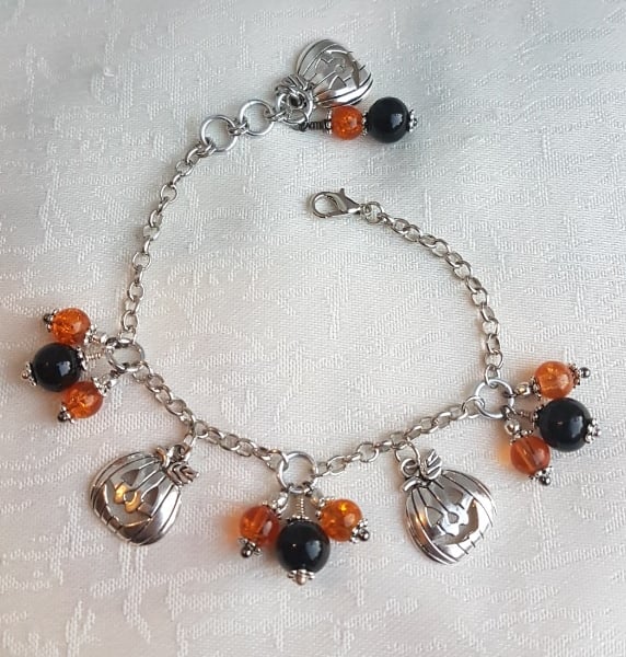 Jack-O'-Lantern Black and Orange Halloween Bracelet.