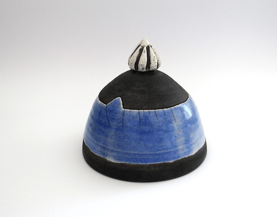 Decorative Raku ceramic pot with lid - handmade stoneware 