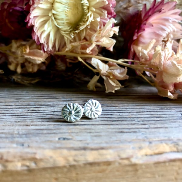 Sterling Silver Flower Studs - Daisy Earrings - Silver Handmade Jewellery 