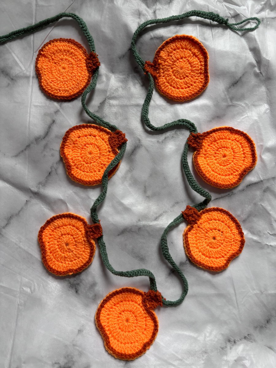 Handmade crochet pumpkin Halloween bunting, pumpkin garland 