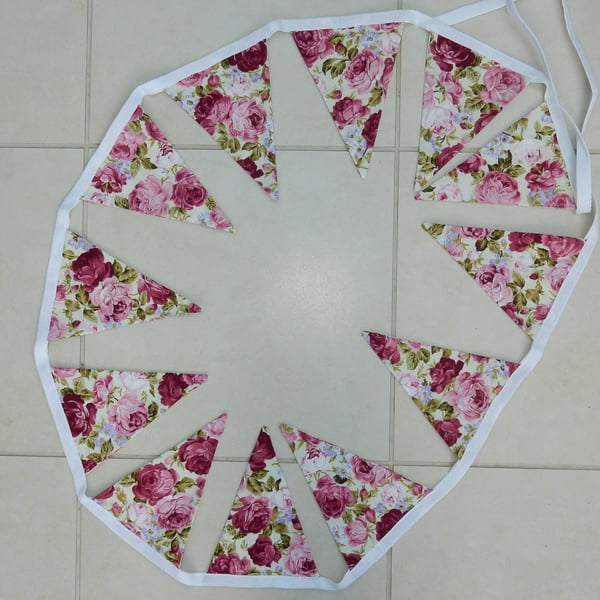 Bunting floral chintz style reversible 