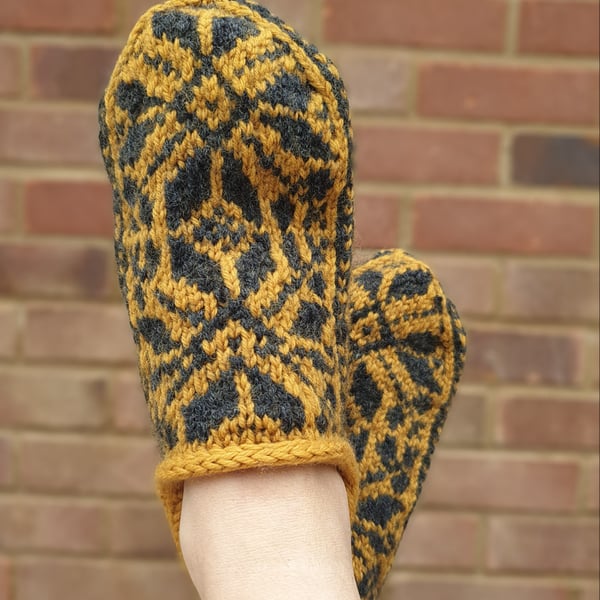 Knitted men slippers, Wool winter socks, Dorm boots, Gift for men