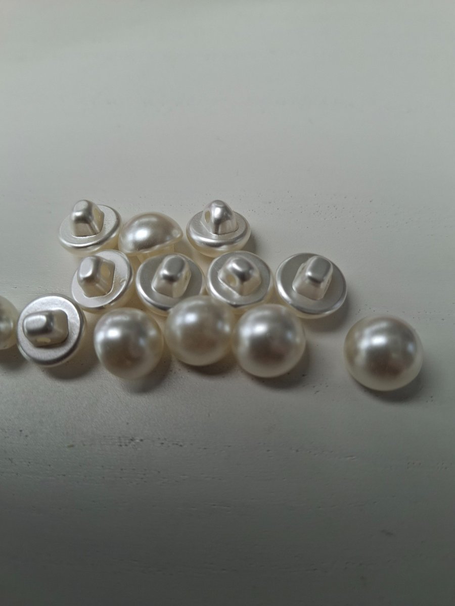 50 x Pearlized Off White 10mm Dome Shank Buttons