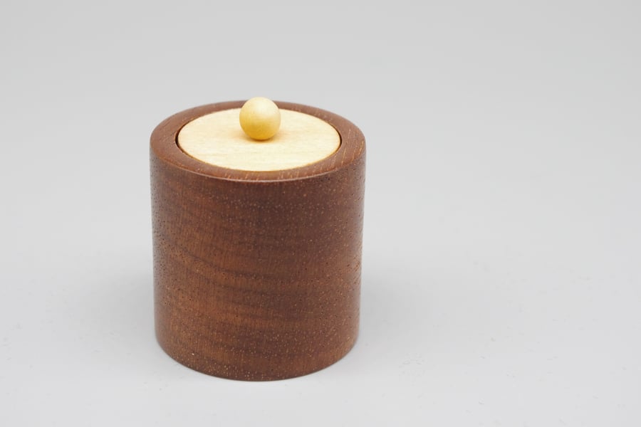 Small Wooden Trinket Ring Box. Handmade. Knobthorn