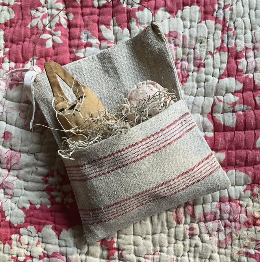 Primitive Bunny in pocket