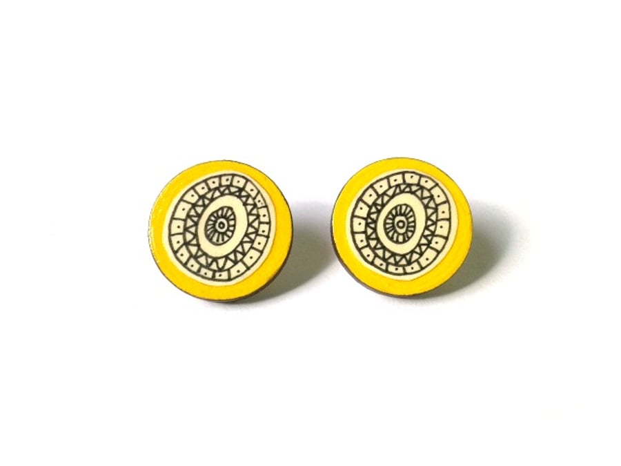Illustrated Mustard Yellow Geometric Circle Stud Earrings