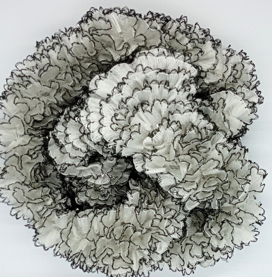 Frilly scarf with sequins