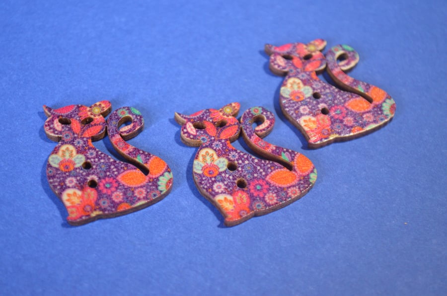 Wooden Cat Button Purple Orange Red 3pk 30x25mm Kitty Pussy Kitten (CT10)