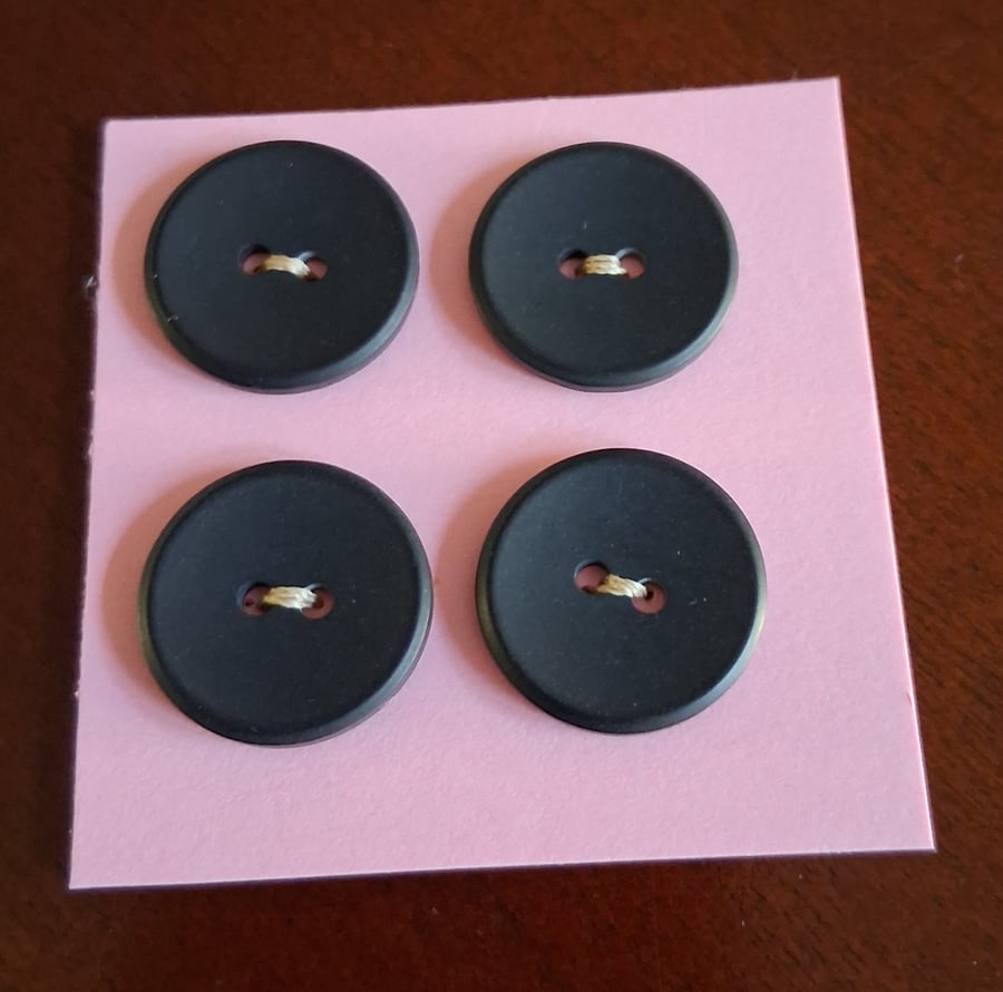 20MM BLACK BUTTONS