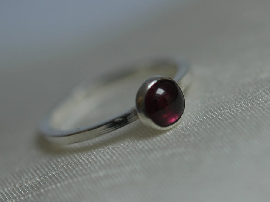 Sterling Silver Stacking Ring with Garnet, January birthstone,  size N