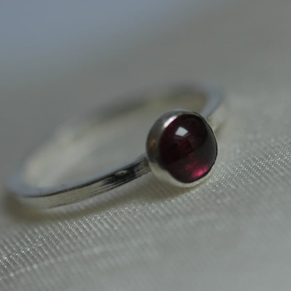 Sterling Silver Stacking Ring with Garnet, January birthstone,  size N