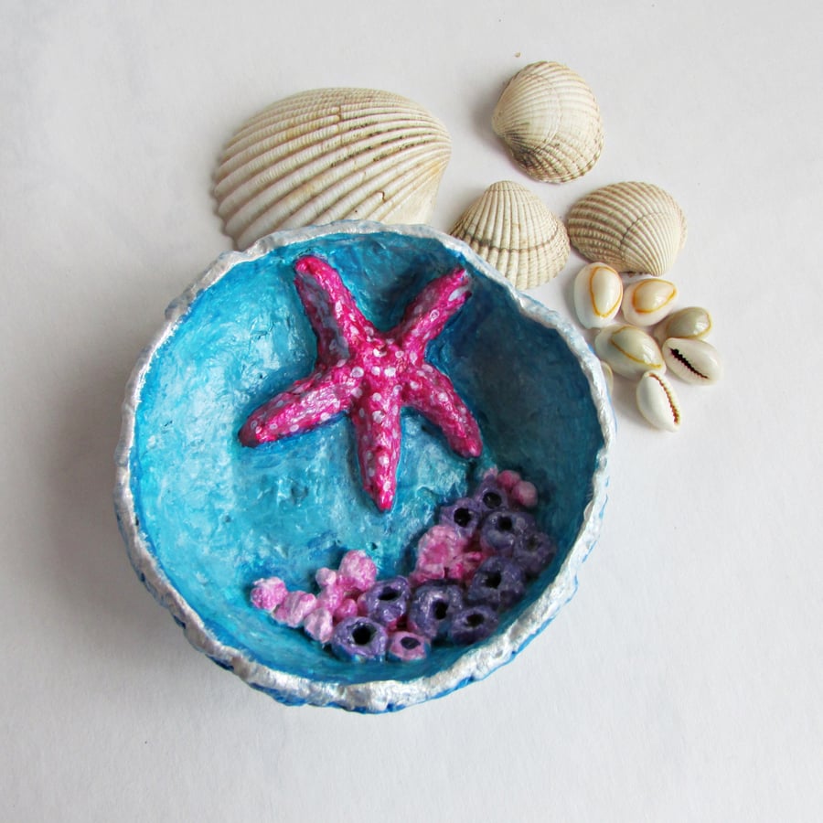 Papier Mache Ornamental Rock Pool Dish with Starfish Detail