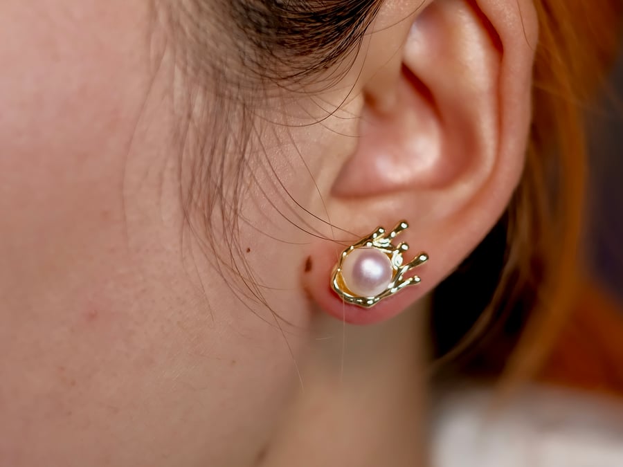 Lava Gaze Earrings Pearl Art