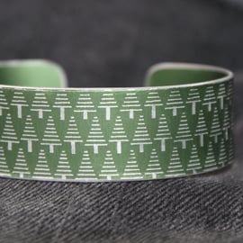 Geometric tree pattern cuff bracelet khaki green