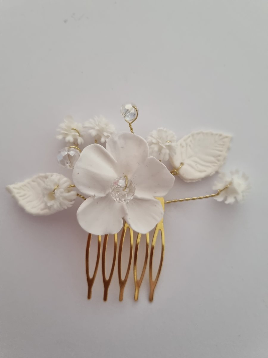 Bridal hair comb.  Gold and white.  Swarovski crystals, baby's breath 