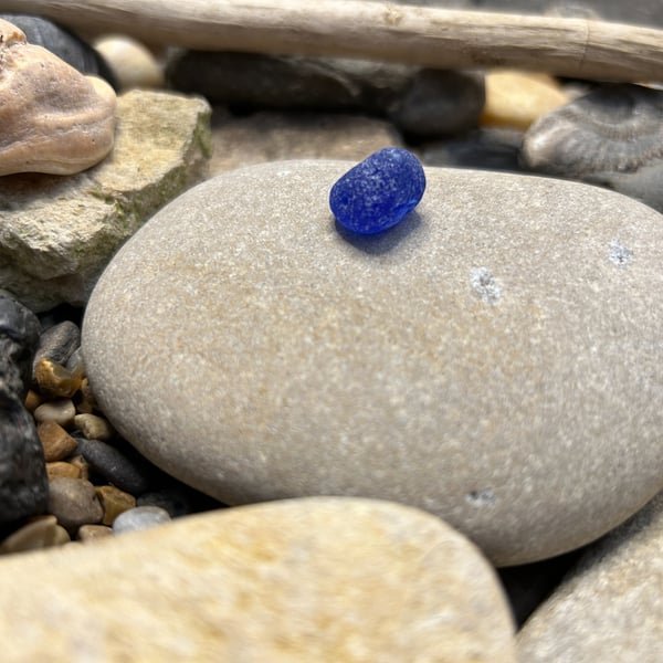 Cobalt blue, frosted Seaham sea glass chunk - Jewellery quality