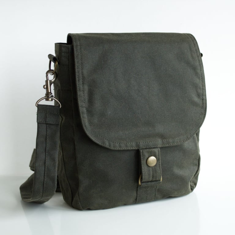 Minimal tablet messenger bag in olive green waxed canvas by Minus