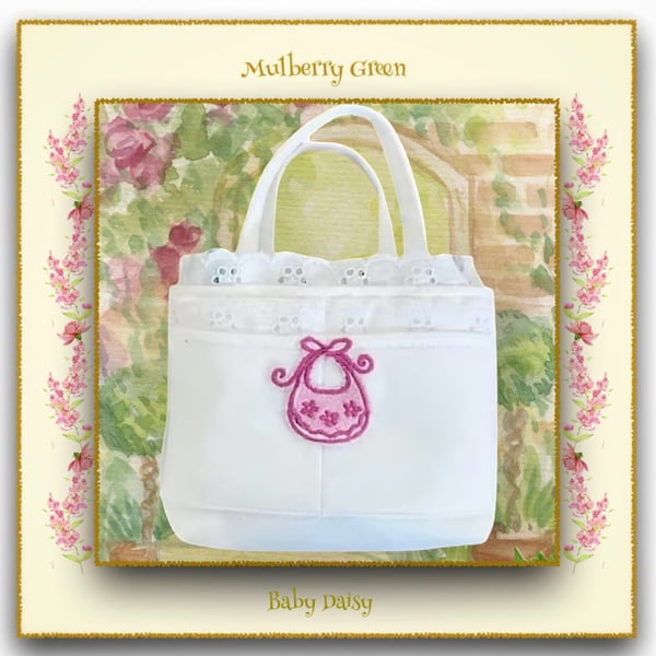 Broderie Anglais Baby Daisy Carrycot with Pockets