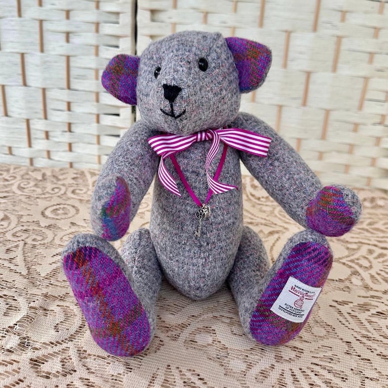 Angus: Harris Tweed Artist Bear 33cm (13”)