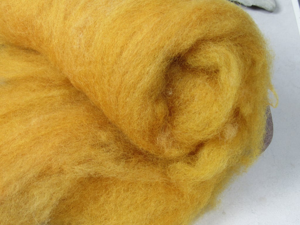 10g Naturally Dyed Golden Yellow Llanwenog Felting Wool