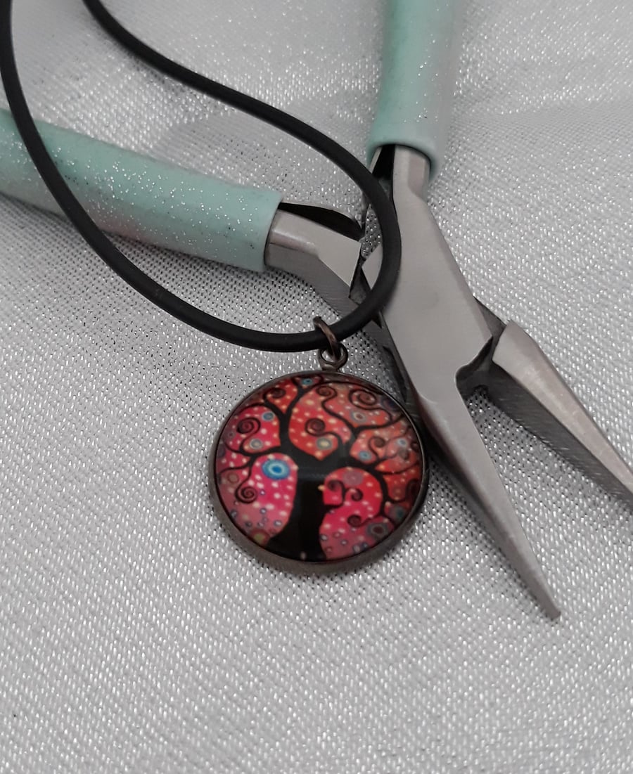 NL100 Vibrant tree of life pendant on necklace