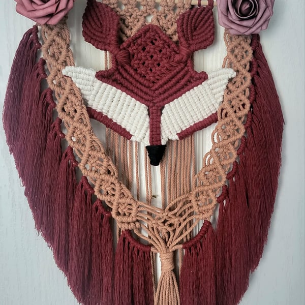Macrame wall decor "Catch the Fox"
