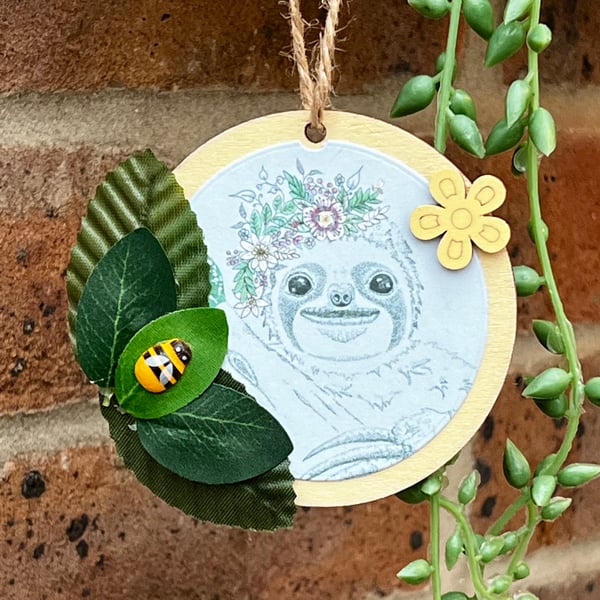 ‘Smiling Sloth with bee’ Wooden Hanging Decoration