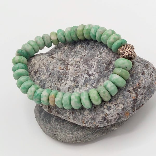 Green Blue Howlite Stretch Beaded Bracelet with an Antique Silver Plated Centre 