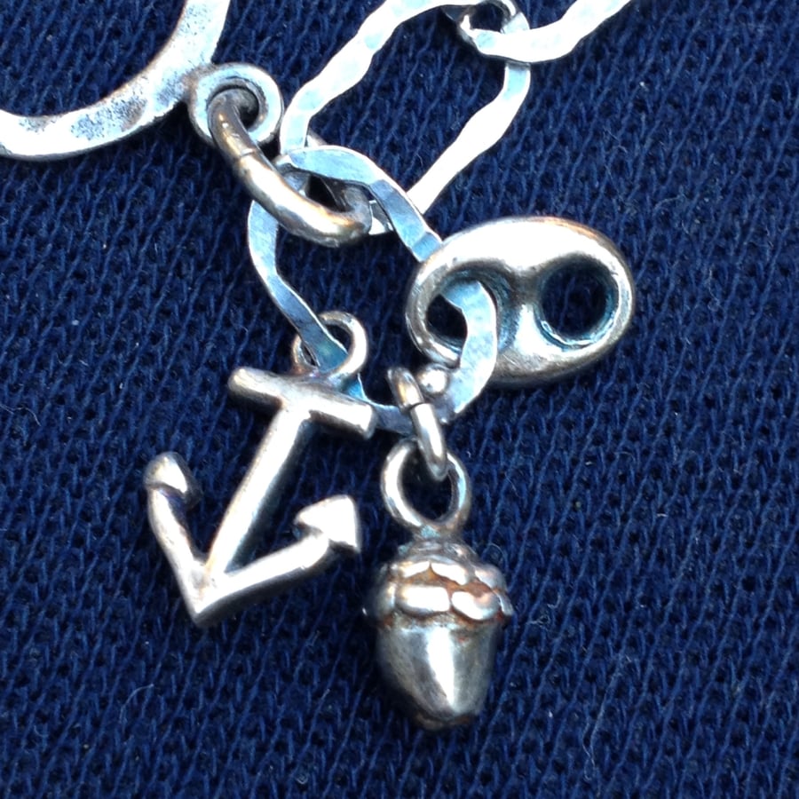 Hammered silver chain bracelet 