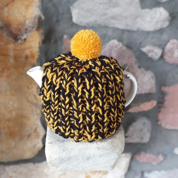 Tea Cosy, Cozy, Tea Pot Cover, Suki, For Life Stump Compatible, Hand Knitted