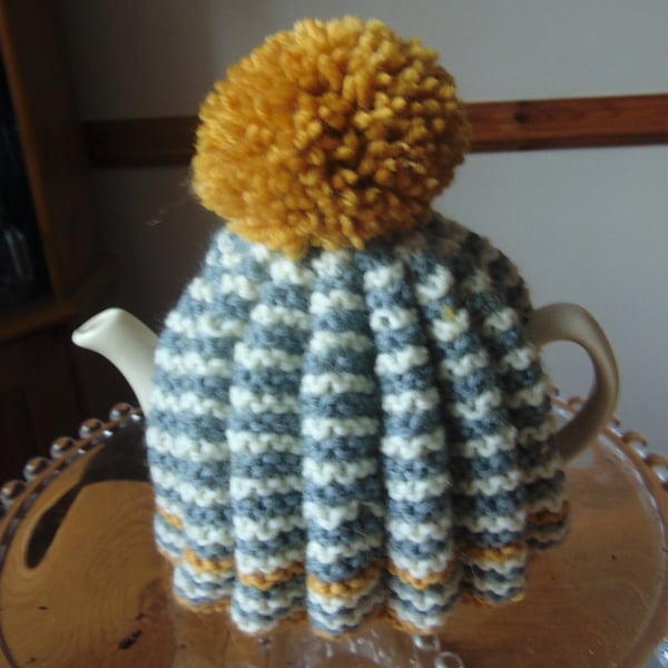  Small Retro Tea Cosy