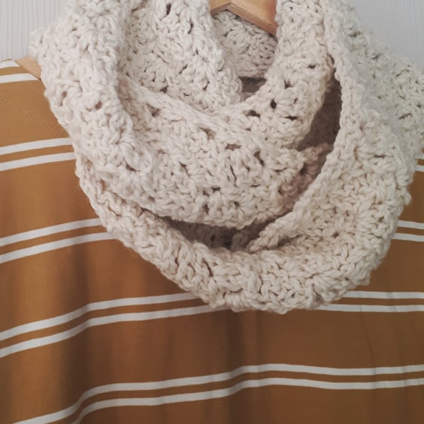 SALE Natural Crochet Infinity Scarf in Pure Wool & Alpaca Blend
