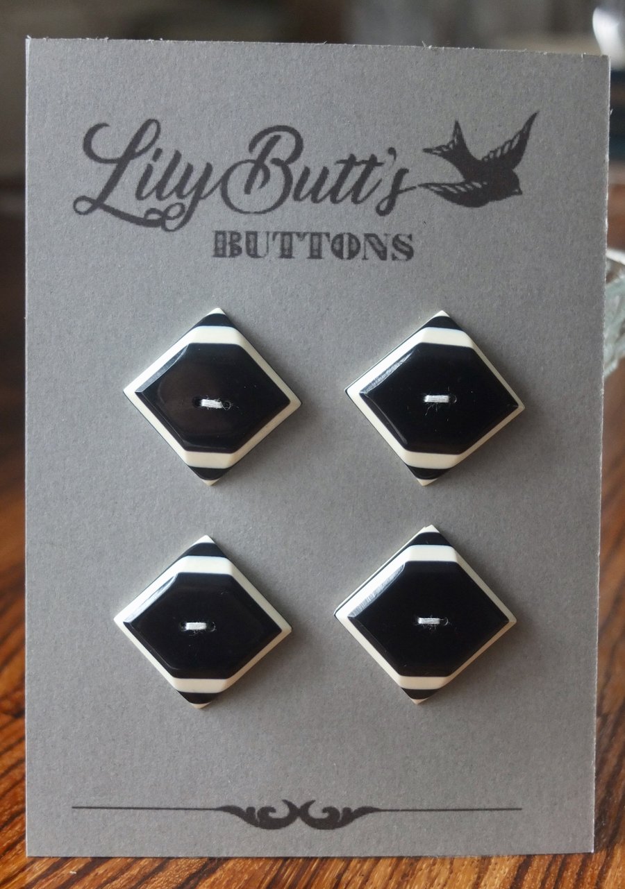 4 Vintage Black and White Deco Buttons 33mm