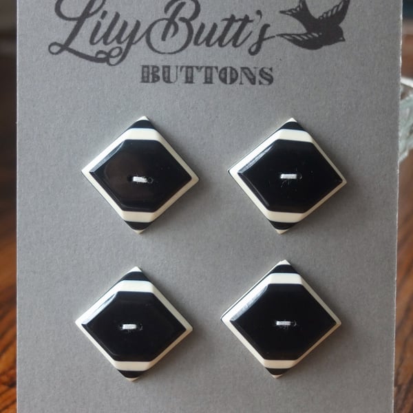 4 Vintage Black and White Deco Buttons 33mm