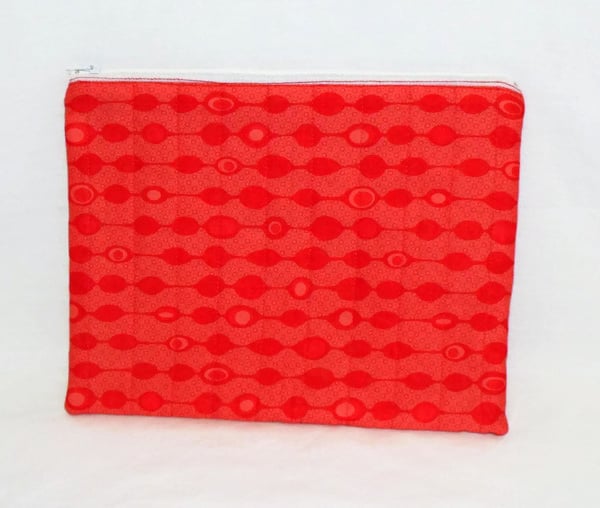 red zipped make up pouch, pencil case or crochet hook case