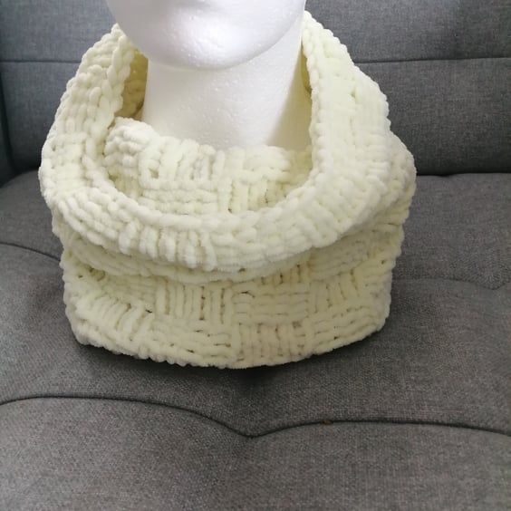 Soft warm Cowl