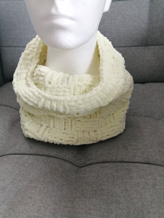 Soft warm Cowl